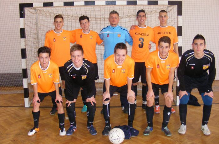 u19