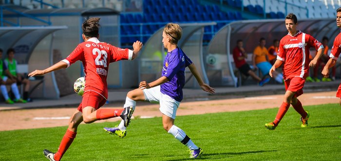 u17